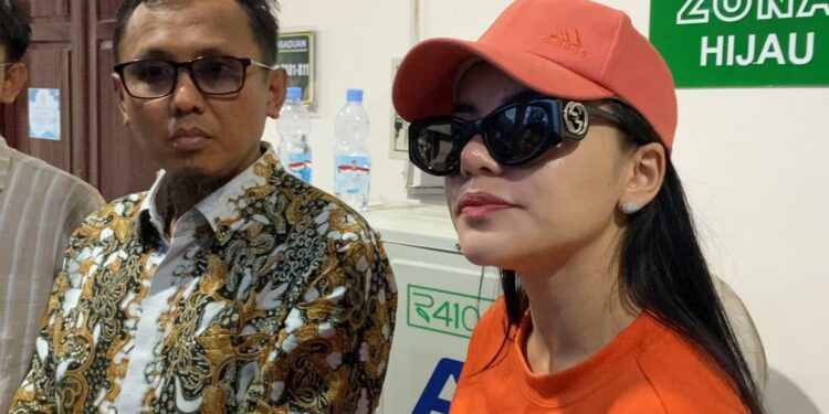 Koh Apex Jalani Sidang Dugaan Pemalsuan Dokumen, Dinar Candy Minta Keadilan