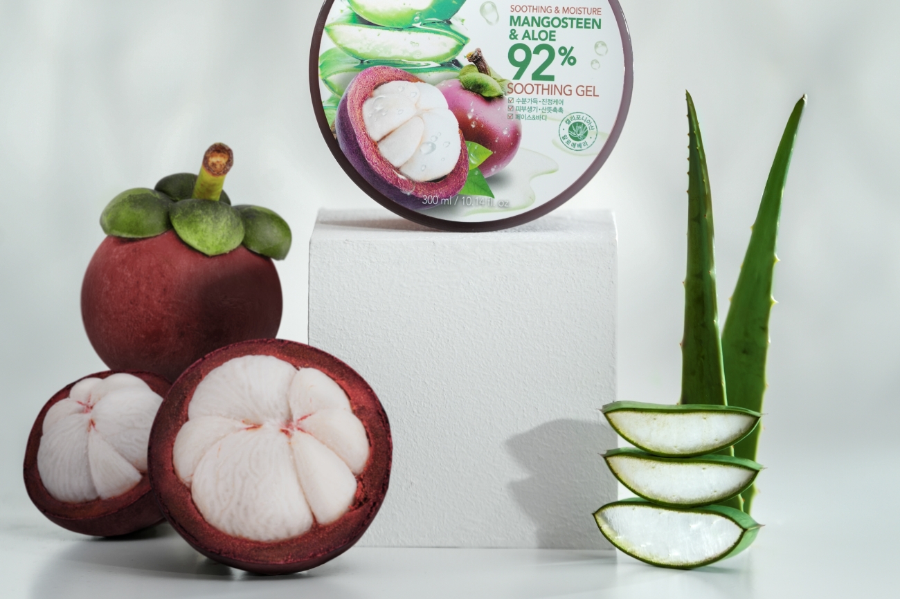 Picsart 24 11 25 13 46 21 035 - Solusi Perawatan Kulit Multifungsi: Nature Republic Rilis Mangosteen Aloe 92% Soothing Gel