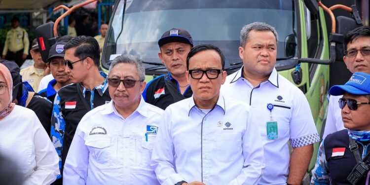 Wamenaker  Temui Perwakilan Peserta Aksi Demo Damai Serikat Pekerja