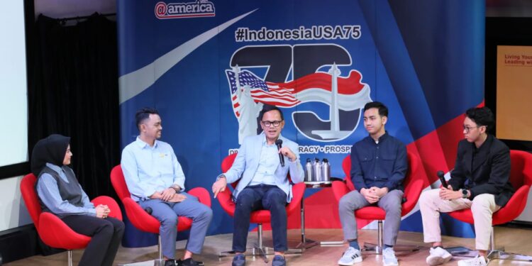 Wamendagri Bima Arya Ajak Generasi Muda Manfaatkan Peluang Bonus Demografi Wujudkan Indonesia Emas 2045 1 Wamendagri