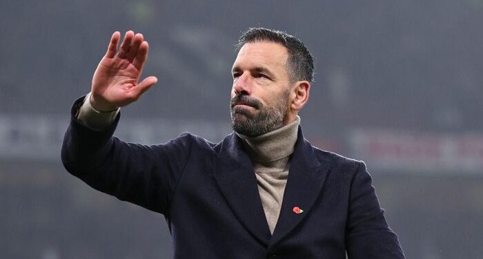 Ruud van Nistelrooy Meninggalkan Manchester United. 1 man united