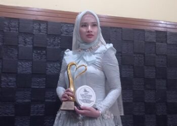 dr. Ayu Widyaningrum Raih Dua Penghargaan Bergengsi di Akhir Tahun 2024