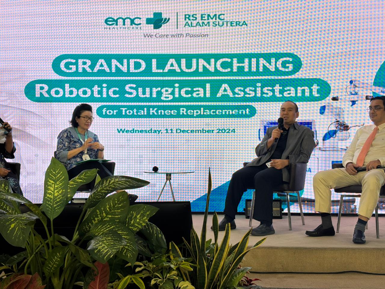 IMG 20241211 WA0022 - Berinovasi, RS EMC Alam Sutera Hadirkan Teknologi Robotik untuk Operasi Penggantian Lutut