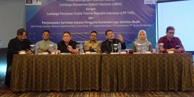 LMKN Soroti Ratusan Event Musik Belum Bayar Royalti, Transparansi Jadi Fokus Utama 1 LMKN Tanggapi Keluhan Royalti Kecil Piyu Padi, Ungkap Data Transparan
