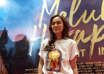 Demi Film Melukis Harapan di Langit India, Masayu Anastasia Rela Berdesakan Dengan Penggemar Amitabh Bachchan