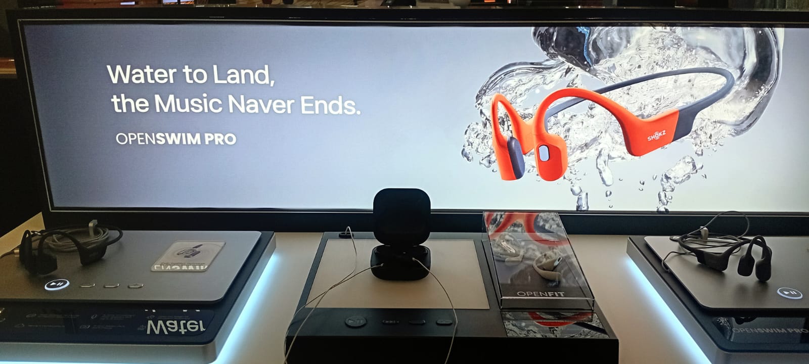 Erajaya Active Lifestyle Resmikan Gerai Shokz Pertama di Indonesia di FX Sudirman 3 afea0487 8618 43c2 9c6e b9f0c059cdea - Erajaya Active Lifestyle Resmikan Gerai Shokz Pertama di Indonesia di FX Sudirman