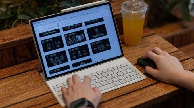 HUAWEI MatePad 12 X dengan Layar PaperMatte Ultra Bright dan PC-Level WPS Office 1 HUAWEI MatePad 12 X