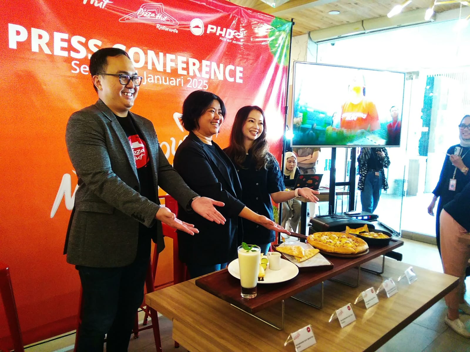 Kamu Harus Coba! Inovasi Menu Terbaru dan Terberani Pizza Hut dengan Durian Musangking, Seriously? 2 9af9bfd1 8d8a 4541 be58 39f2937f34fe - Kamu Harus Coba! Inovasi Menu Terbaru dan Terberani Pizza Hut dengan Durian Musangking, Seriously?