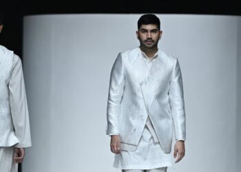 Dikha Sigit Ungkap Alasan Memilih Gandhi Fernando dan Teuku Ryan Sebagai Muse dalam Koleksi Busana Muslimnya 1 Dikha Sigit Ungkap Alasan Memilih Gandhi Fernando dan Teuku Ryan Sebagai Muse dalam Koleksi Busana Muslimnya