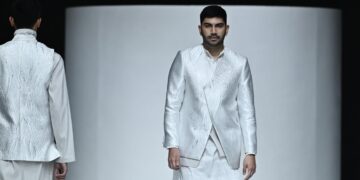 Dikha Sigit Ungkap Alasan Memilih Gandhi Fernando dan Teuku Ryan Sebagai Muse dalam Koleksi Busana Muslimnya
