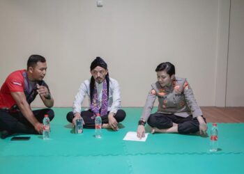 AKP Seala Syah Alam Resmi Jabat Kapolsek Pesanggrahan: Fokus Pelayanan Publik dan Keamanan Masyarakat 1 AKP Seala Syah Alam Resmi Jabat Kapolsek Pesanggrahan: Fokus Pelayanan Publik dan Keamanan Masyarakat