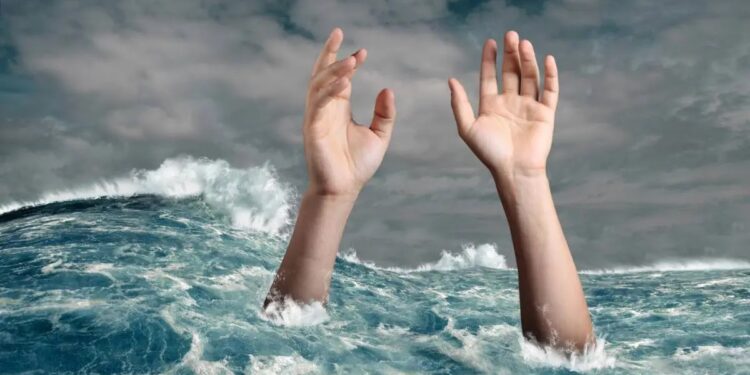Tragedi di Pantai Drini: 13 Siswa SMP Mojokerto Terseret Ombak, 4 Tewas 1 siswa