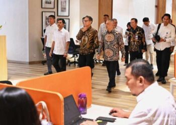  Menteri Perhubungan