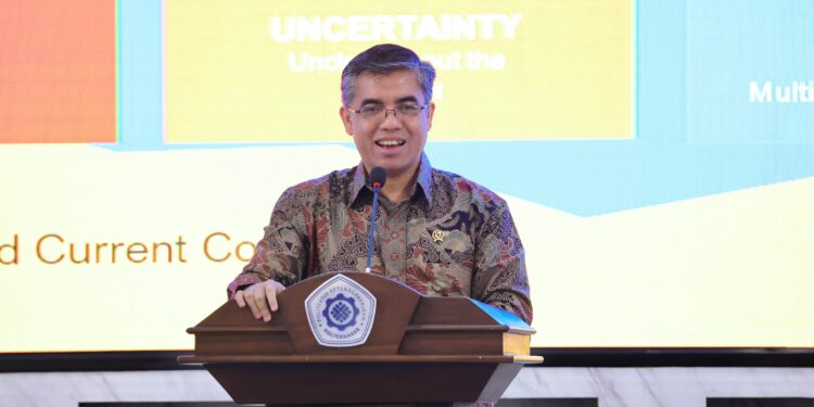 Beri Kuliah Umum, Menaker Ajak Mahasiswa Polteknaker Miliki Multikompetensi