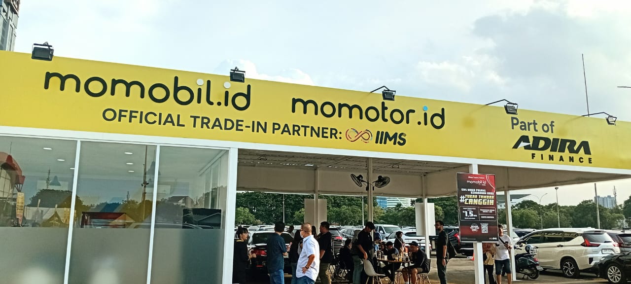 MOMOBIL aDIRA