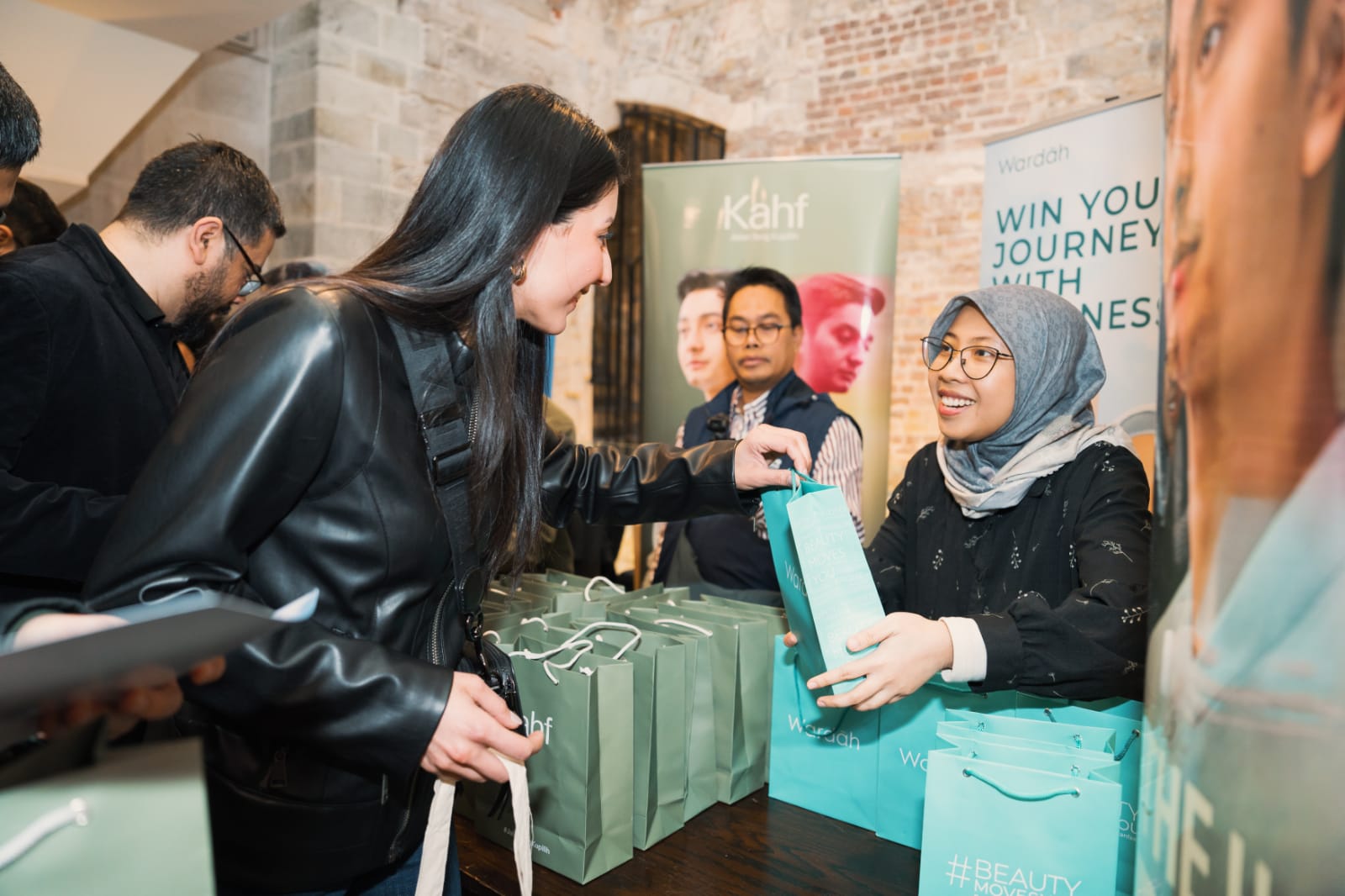 IMG 20250313 WA0010 - Hadir di Open Iftar London 2025, Kahf dan Wardah Perkuat Persaudaraan Global
