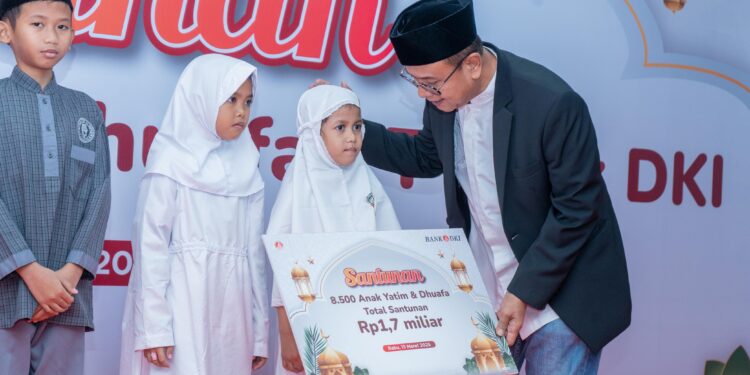 Bank DKI Salurkan Bantuan Ramadan dan Peduli Korban Banjir