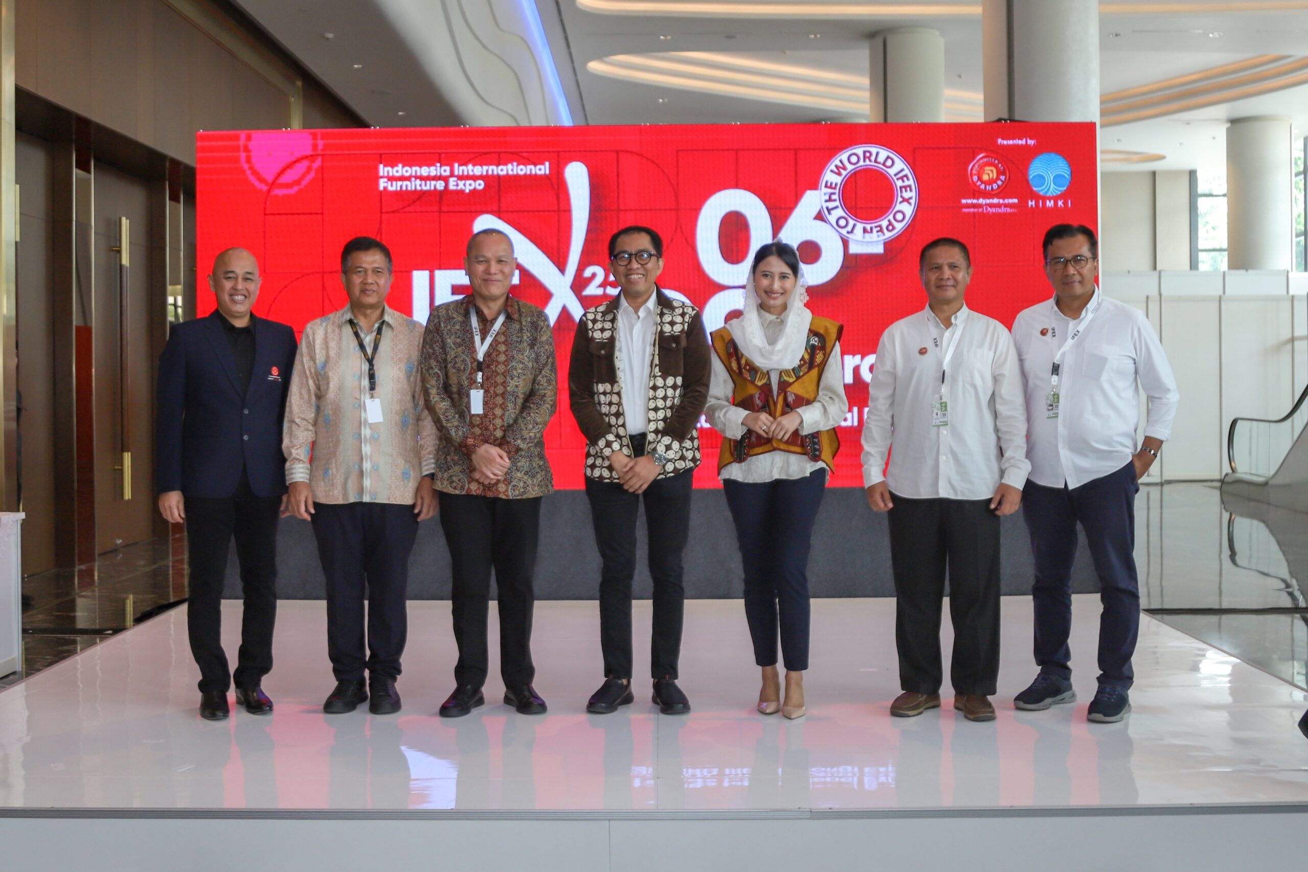 IMG 2069 scaled - Indonesia International Furniture Expo (IFEX) 2025, HIMKI Optimis Industri Tetap Bertumbuh di Tengah Perubahan Geopolitik Dunia 