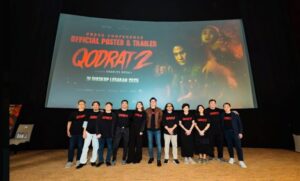 f261143e 0f1b 48ff 9120 7a8d5ea413d2 300x181 1 - Adegan Aksi Qodrat 2 Jauh Lebih Intens, Vino G. Bastian Yakinkan yang Terlihat di Trailer Belum Ada Apa-apanya!