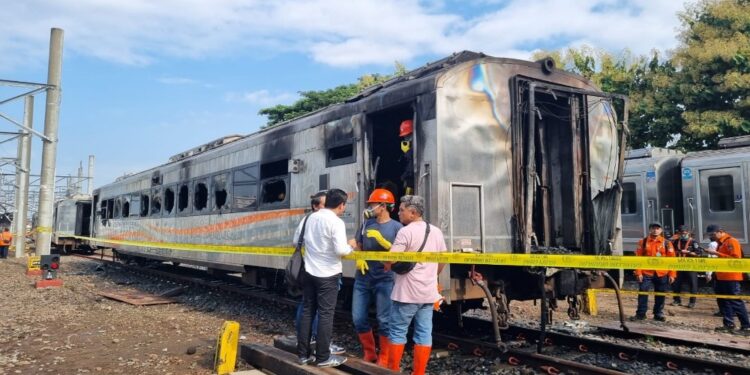 Stasiun Yogyakarta Tetap Beroperasi Normal Usai Insiden Kebakaran 1 kebakaran