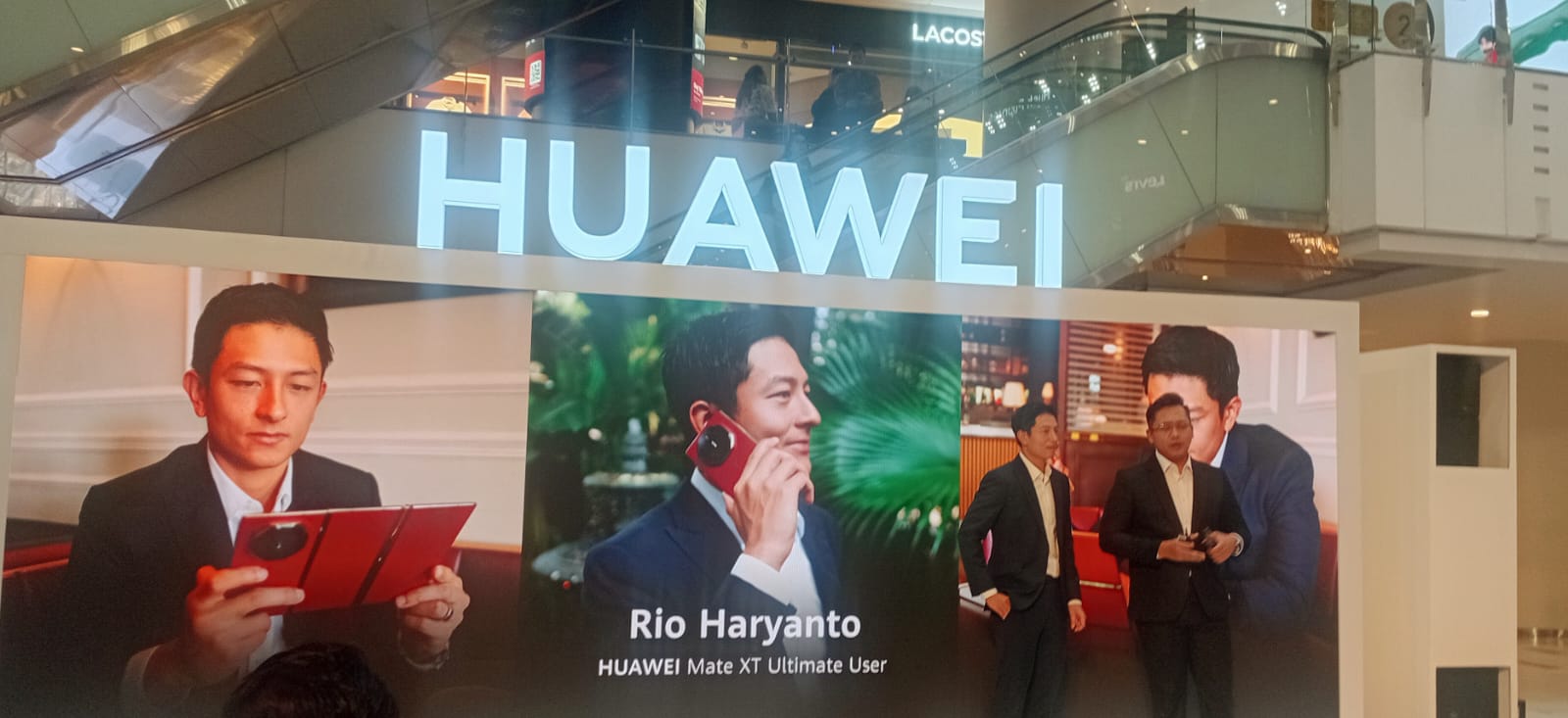 HUAWEI Mate XT