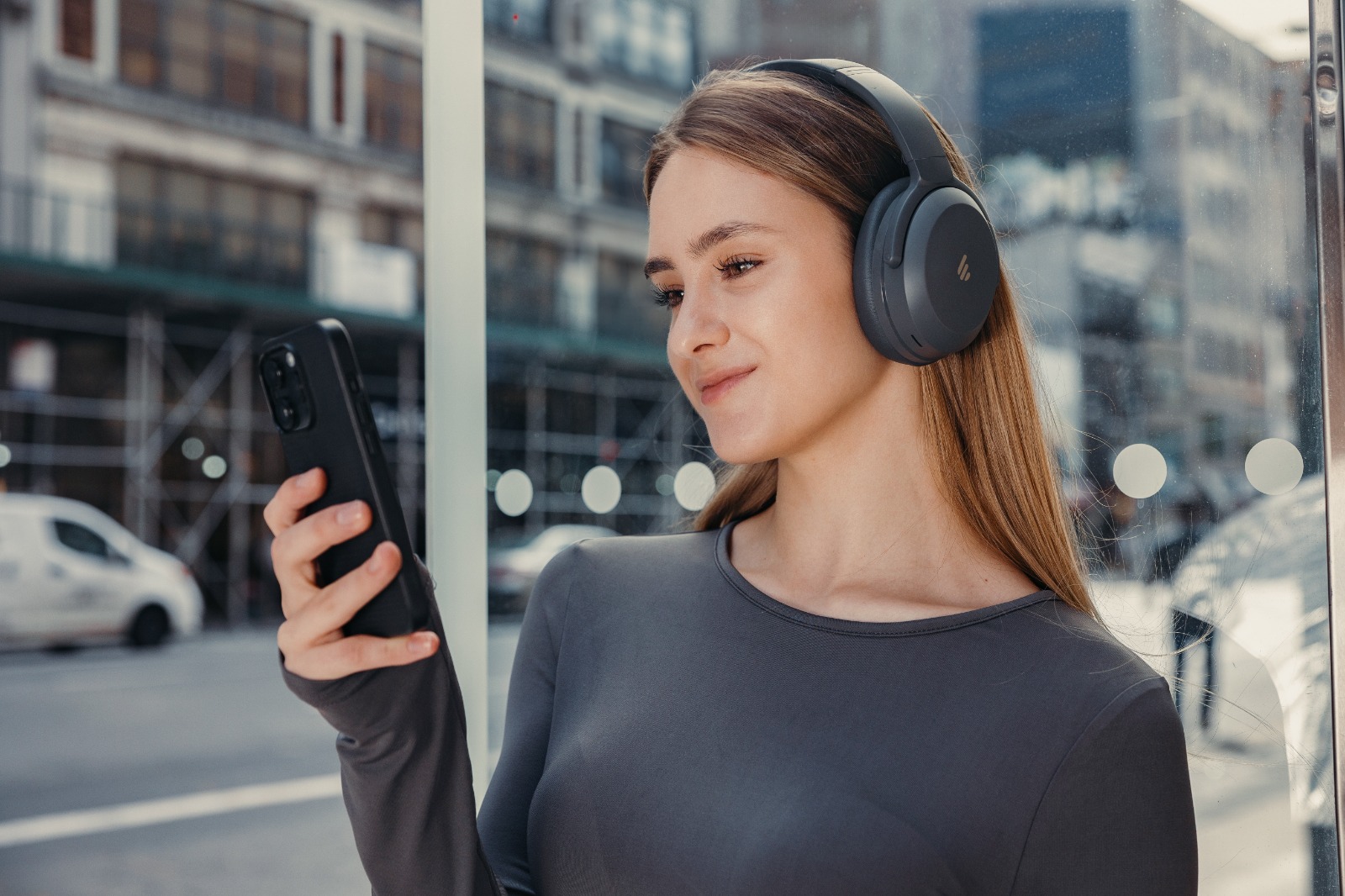 2bb6d81e 4084 4d5e 8947 3ef991b93aa0 - PT. Harman Indonesia Resmi Luncurkan Edifier WH700NB Pro: Headphone Nirkabel dengan Teknologi ANC Terdepan
