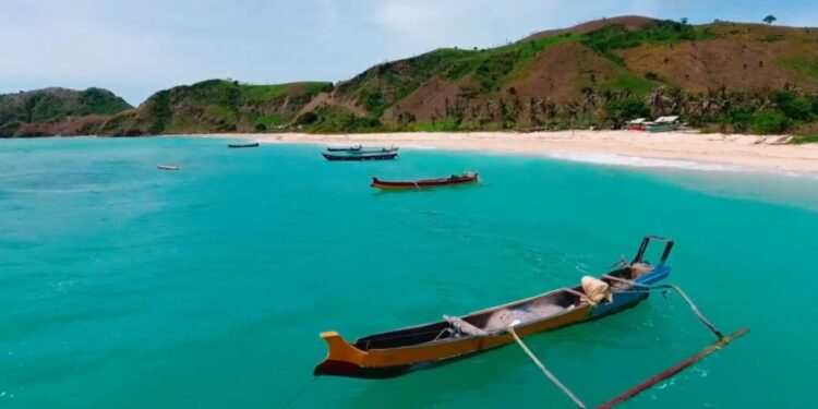 Pantai Pengantap, Surga Tersembunyi yang Menarik Investasi Mewah di Lombok