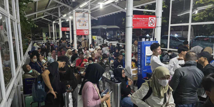 DAMRI Catat Kinerja Stabil pada Layanan AKAP dan Basoetta Selama Libur Wafat Yesus Kristus 1 DAMRI