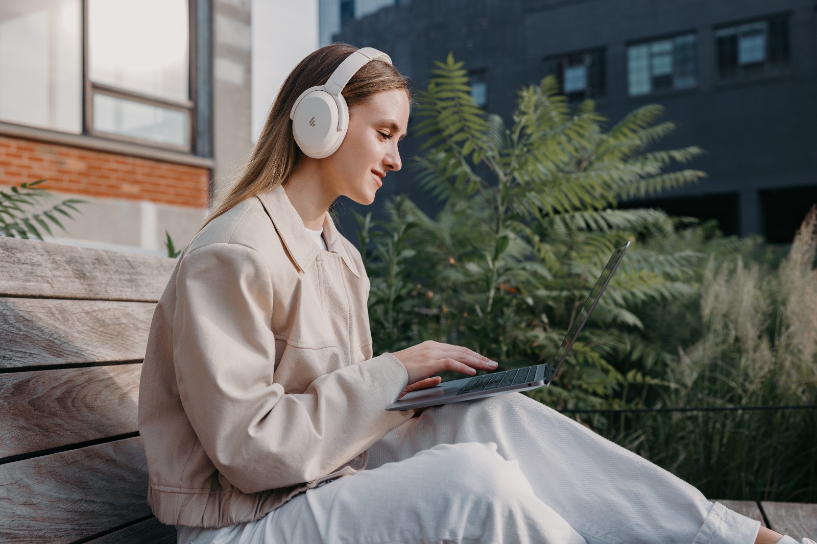 c23cef87 fc97 4177 893d fc8f7d3ddef5 - PT. Harman Indonesia Resmi Luncurkan Edifier WH700NB Pro: Headphone Nirkabel dengan Teknologi ANC Terdepan