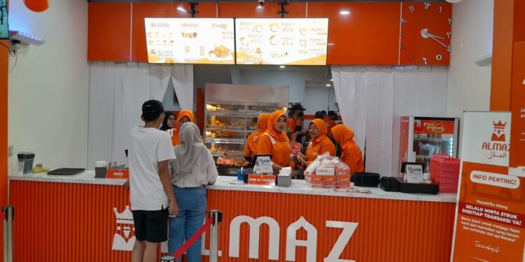 Almaz, “Ayam Goreng Saudi Nomor Satu di Indonesia” Resmikan Cabang ke – 103