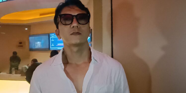 Teuku Rifnu Wikana Cerita Pengalamannya Main di Film Pembantaian Dukun Santet