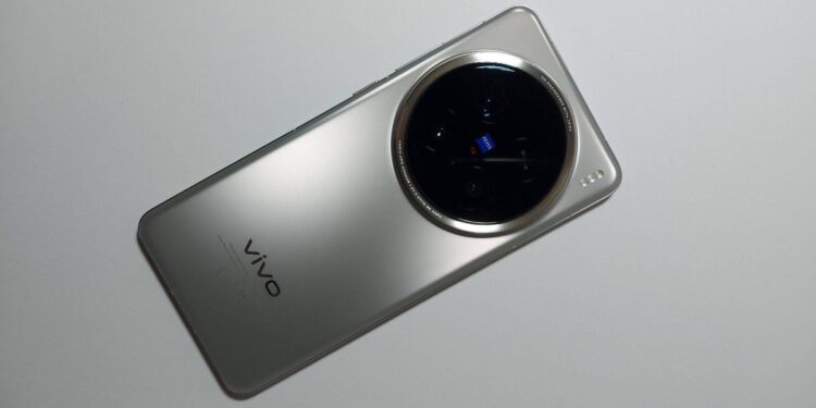 Vivo X200 Pro Resmi Tantang iPhone 16 Pro: Spesifikasi Gahar, Kamera 200MP, dan Harga Lebih Bersahabat 1 Vivo X200 Pro