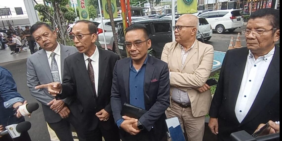 Nikita Mirzani Gugat Reza Gladys Rp 100 Miliar, Mediasi Belum Temui Titik Temu 1 Nikita Mirzani Gugat Reza Gladys Rp 100 Miliar, Mediasi Belum Temui Titik Temu