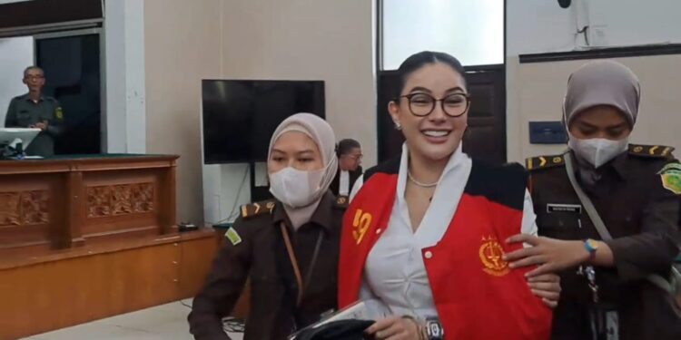 Kasus Pemerasan Skincare: Nikita Mirzani Tuntut Uang Tutup Mulut, Jaksa Ungkap Bukti Lengkap