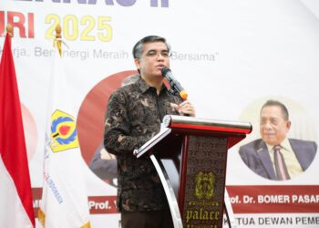 Menaker Yassierli Hadiri Acara Rakernas II ASPHRI Tahun 2025