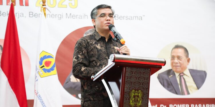 Menaker Yassierli Hadiri Acara Rakernas II ASPHRI Tahun 2025