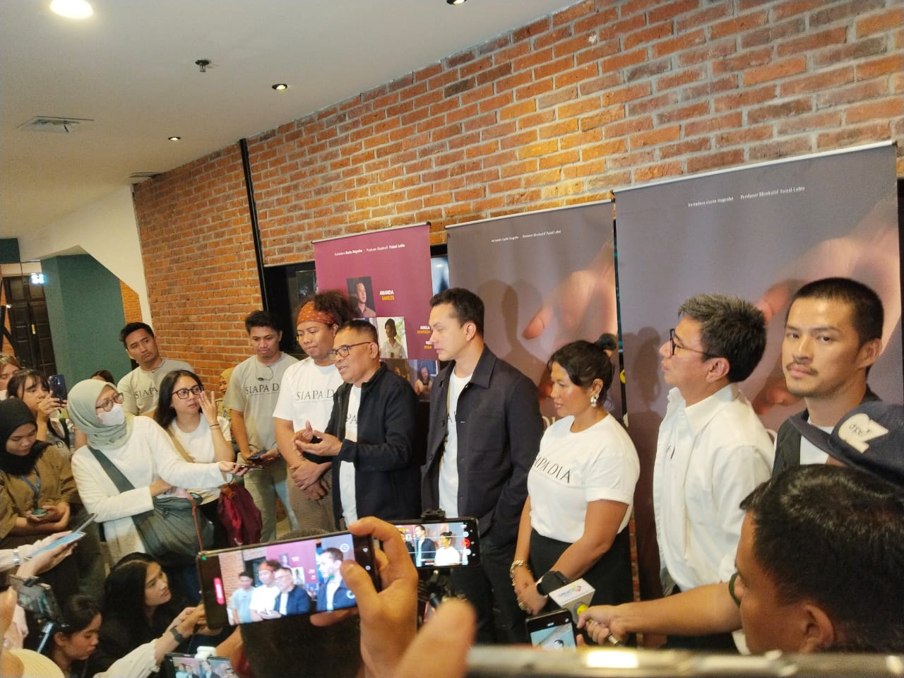 Rilis Trailer dan Poster, Film Musikal Bertabur Bintang Karya Garin Nugroho Siapa Dia Siap Jadi Kado HUT RI ke-80 3 film siapa dia