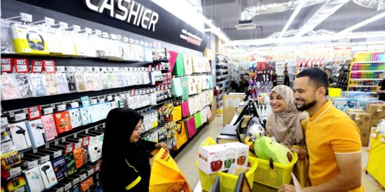 Family Time Ala Shireen Sungkar dan Teuku Wisnu: Belanja Bareng Jadi Momen Belajar Anak 1 mr. DIY