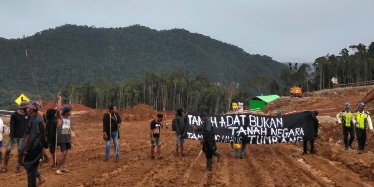 Jeritan dari Timur, Warga Halmahera Timur Lawan Perusakan Tanah Adat 1 Jeritan dari Timur, Warga Halmahera Timur Lawan Perusakan Tanah Adat