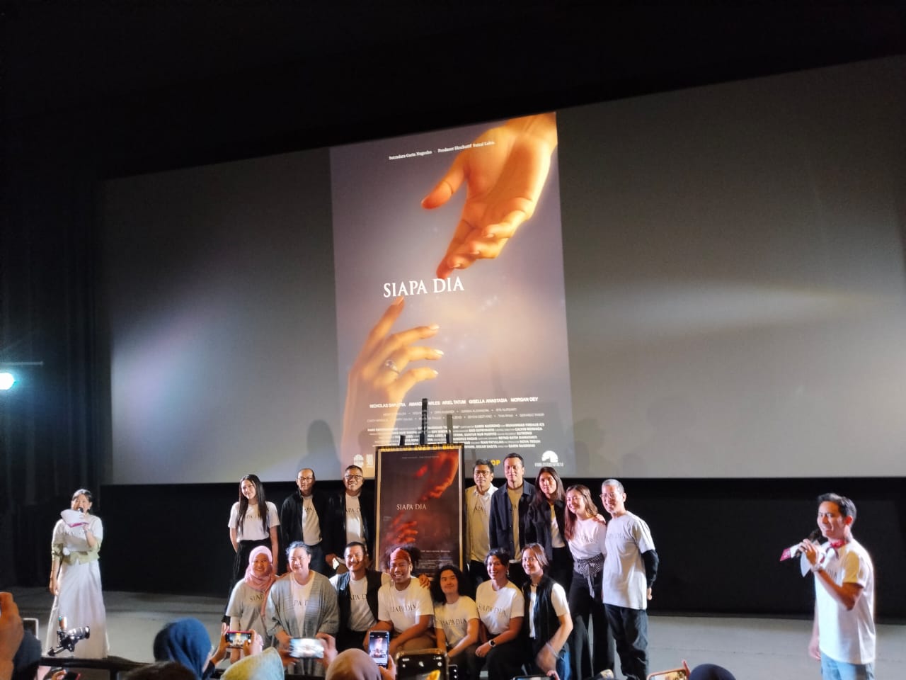 Rilis Trailer dan Poster, Film Musikal Bertabur Bintang Karya Garin Nugroho Siapa Dia Siap Jadi Kado HUT RI ke-80 2 d0d440d1 381f 4ce2 a48d 503736fca8ae - Rilis Trailer dan Poster, Film Musikal Bertabur Bintang Karya Garin Nugroho Siapa Dia Siap Jadi Kado HUT RI ke-80
