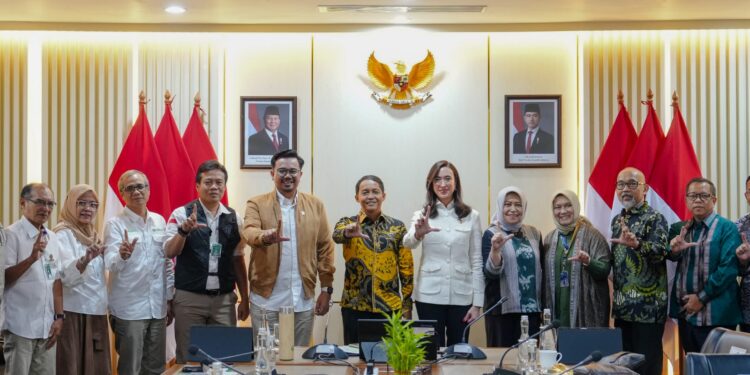 Menhut dan Menpar Bertemu Bahas Kerjasama Peningkatan Keselamatan di Destinasi Wisata Alam 1 Menhut dan Menpar Bertemu Bahas Kerjasama Peningkatan Keselamatan di Destinasi Wisata Alam