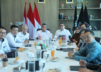 Menaker dan Menkraf Lakukan Pertemuan Bahas Potensi Kerjasama di Sektor Kreatif 7 Menaker dan Menkraf Lakukan Pertemuan Bahas Potensi Kerjasama di Sektor Kreatif