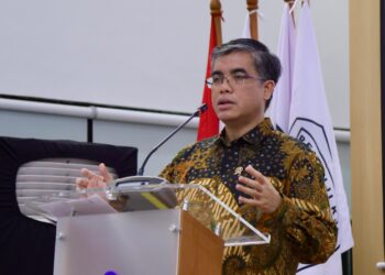 Menaker: Penandatanganan Pakta Integritas untuk Cegah Praktik Suap, Gratifikasi dan Komisi Ilegal 2 Menaker: Penandatanganan Pakta Integritas untuk Cegah Praktik Suap, Gratifikasi dan Komisi Ilegal