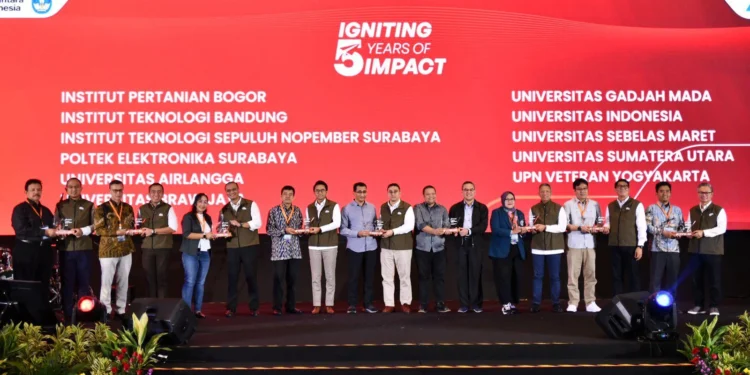 Pertamina Apresiasi 11 Universitas Pemenang TOP Pertamuda Tahun 2021 -2024 1 Pertamina Apresiasi 11 Universitas Pemenang TOP Pertamuda Tahun 2021 -2024