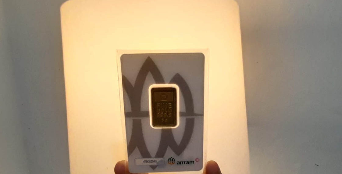 KOMODITAS INVESTASI: Koleksi logam mulia Antam 5 gram. (FOTO ILUSTRASI: KORANINDOPOS.COM)