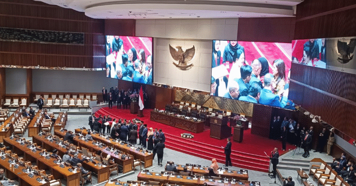 DPR RI