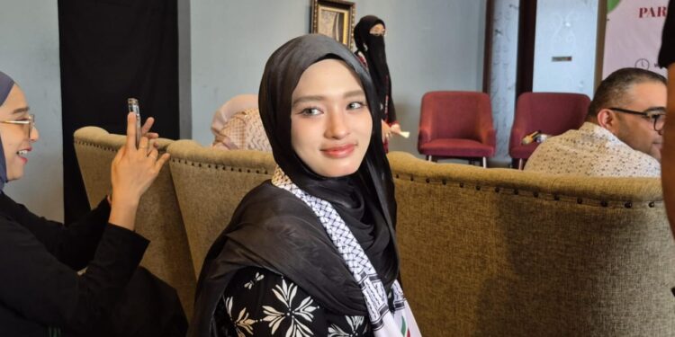Inara Rusli Galang Dukungan Lewat Petisi untuk Gaza: “Cukup Jadi Manusia untuk Peduli”