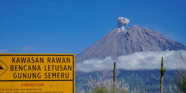 Gunung Semeru, erupsi