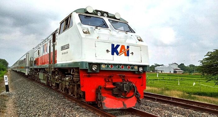 Bisa-bisanya Anggota DPR Usulkan Gerbong Rokok di Kereta 1 kereta api
