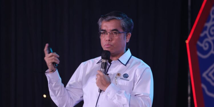 Menaker Tegaskan Komitmen Pemerintah dalam Mendukung Dunia Usaha